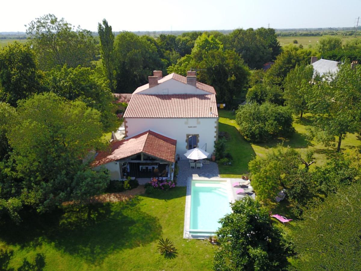 Au Logis De La Mongie Bed and Breakfast Soullans Buitenkant foto