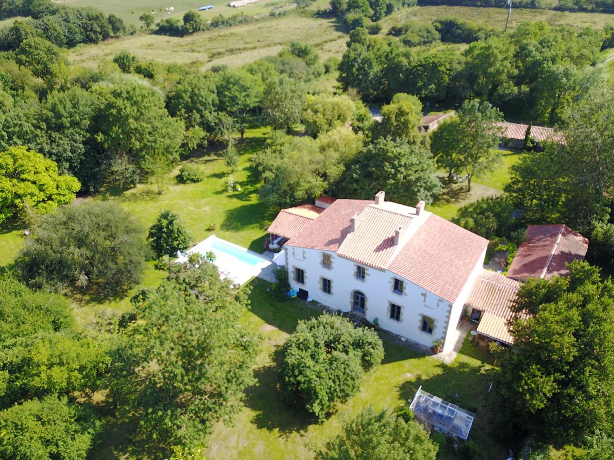 Au Logis De La Mongie Bed and Breakfast Soullans Buitenkant foto